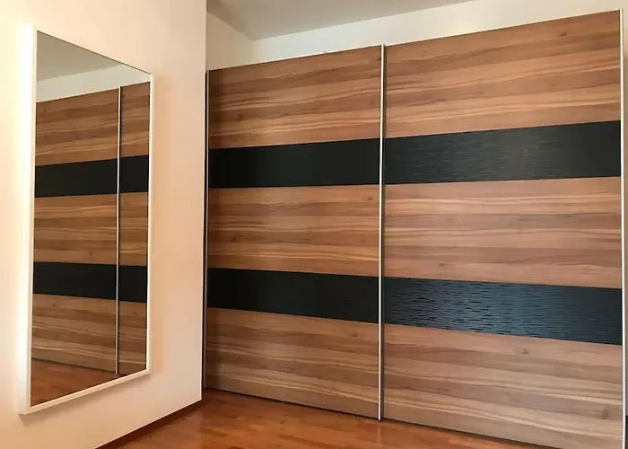 Neben Dem Lkh Und Der Medizinischen Universitaet * 格拉茨